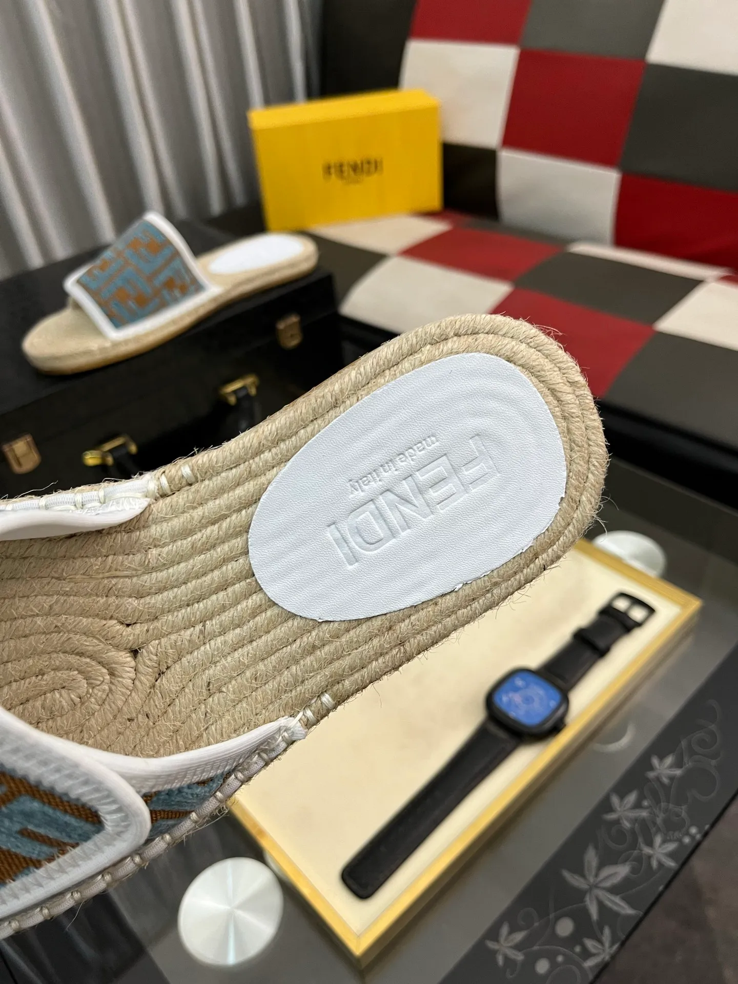 Men's shoes💰320⌚️⌚️[FENDI~Fendi slippers] High-end men's shoes brand official website 1:1 latest masterpiece: original mold customization, fabrics made of imported original materials, upgraded outsole, lighter, top quality in the market, simple and tasteful, a must-have for fashionistas, fashion is at your feet, full of confidence, the same style at the counter👍The season of summer slippers is here. Yardage: 38-44. Can be customized45.46.47